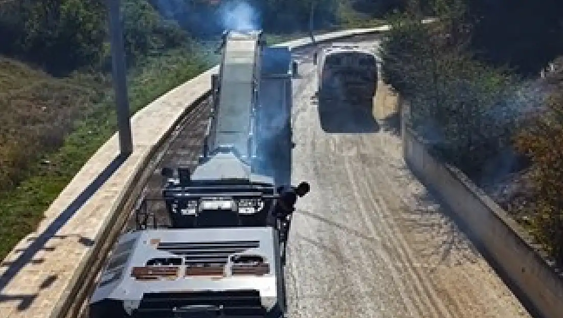14 Bin Metrekarelik Yol Yenileniyor