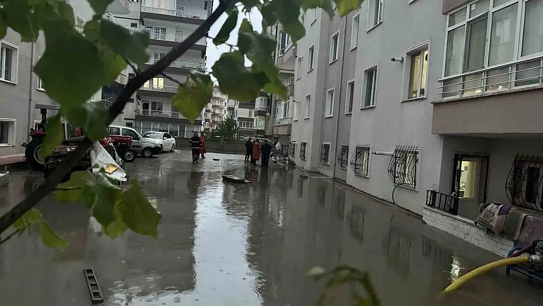 Çankırı'da Yollar Göle Döndü