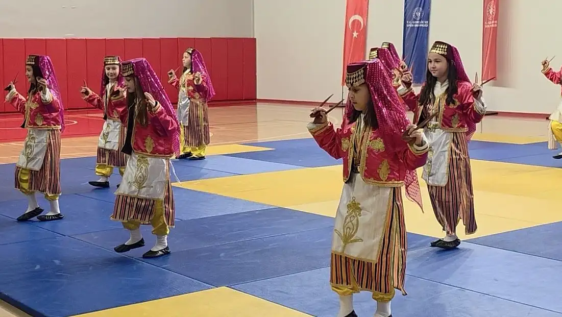 Çorum'da gençler ve çocuklar gösterileriyle alkış topladı