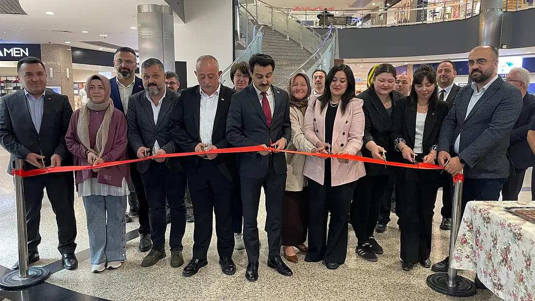 Engelli Bireylerin Eserlerinden Oluşan Resim Sergisi Açıldı