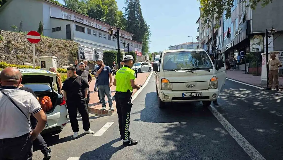Ereğli'de yolun karşısına geçmek isteyen yayaya araç çarptı: 1 yaralı
