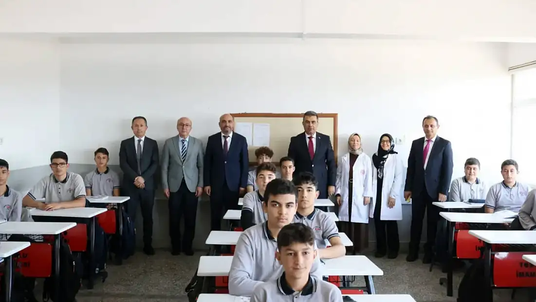 Gümüş Anadolu İmam Hatip Lisesi’nde Öğretmen Ve Öğrencilerle Buluştu