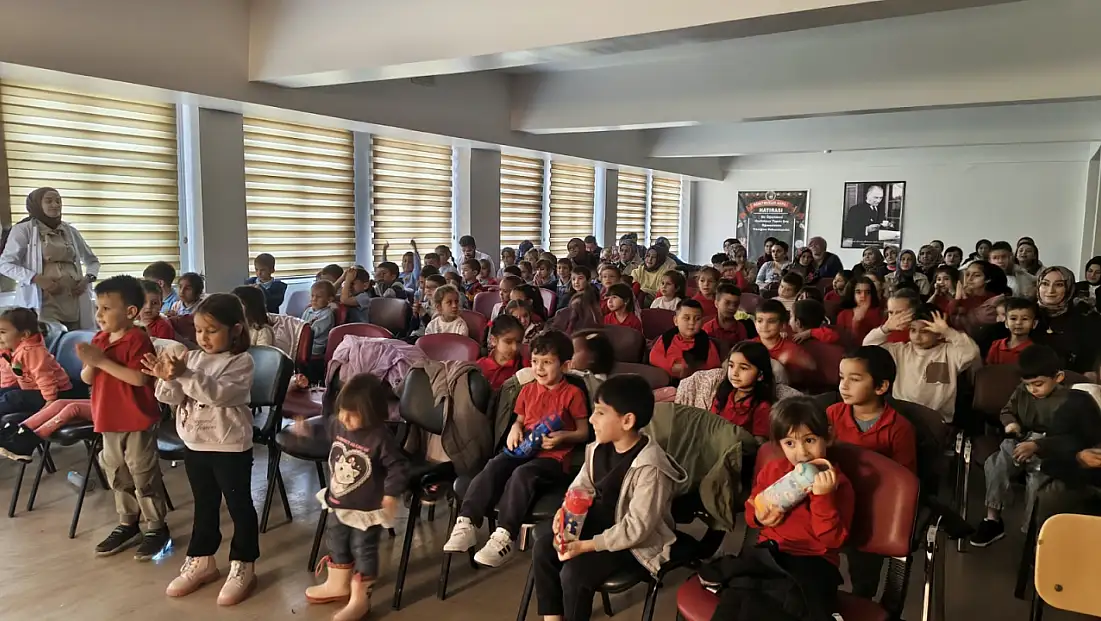 Hacivat-Karagöz Ve İllüzyon Gösterisi Düzenlendi