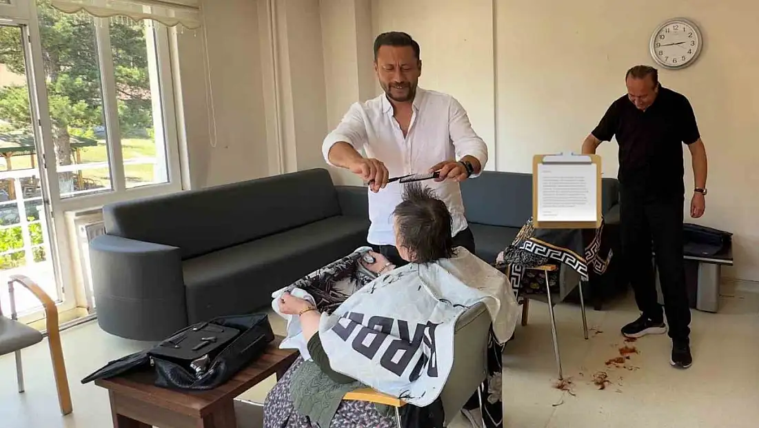 Huzurevi sakinlerinin hayır duasını aldılar