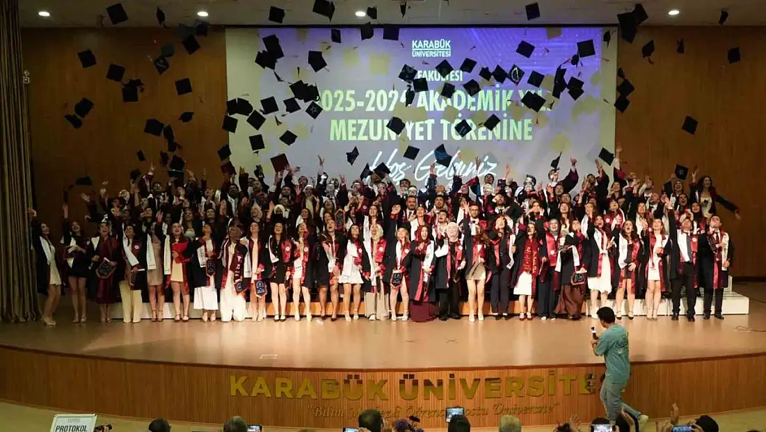 KBÜ Tıp Fakültesi mezunları hekimlik hayatına ilk adımını attı