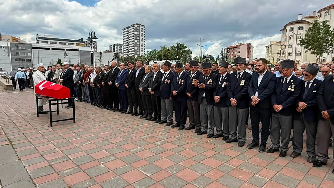 Kıbrıs Gazisi Emin Hırlı Son Yolculuğuna Uğurlandı