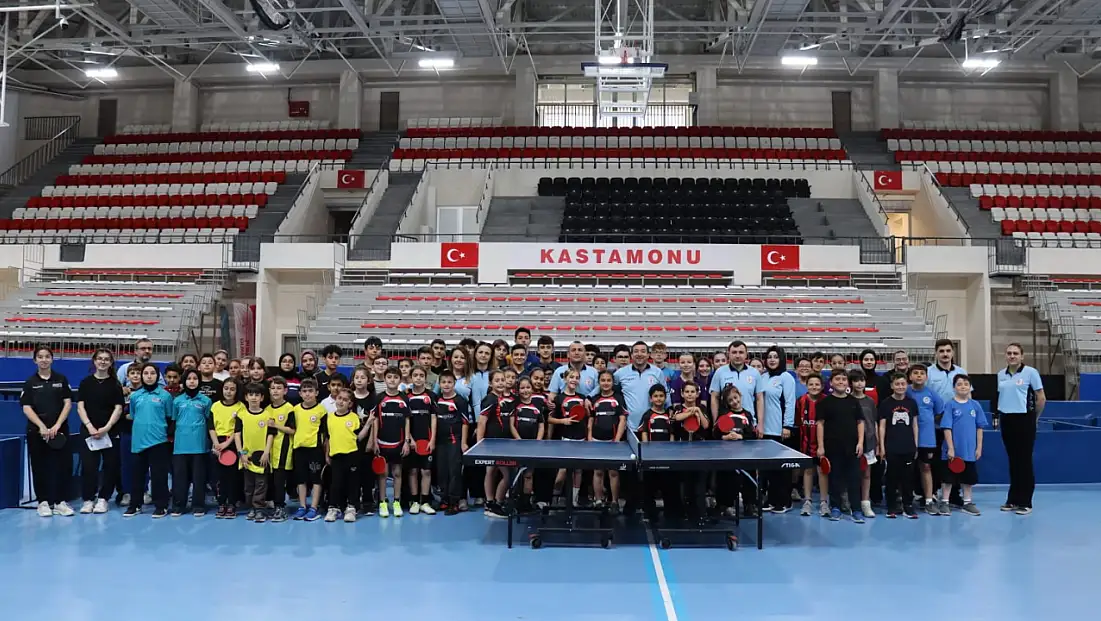 Masa Tenisi Turnuvası Düzenlendi