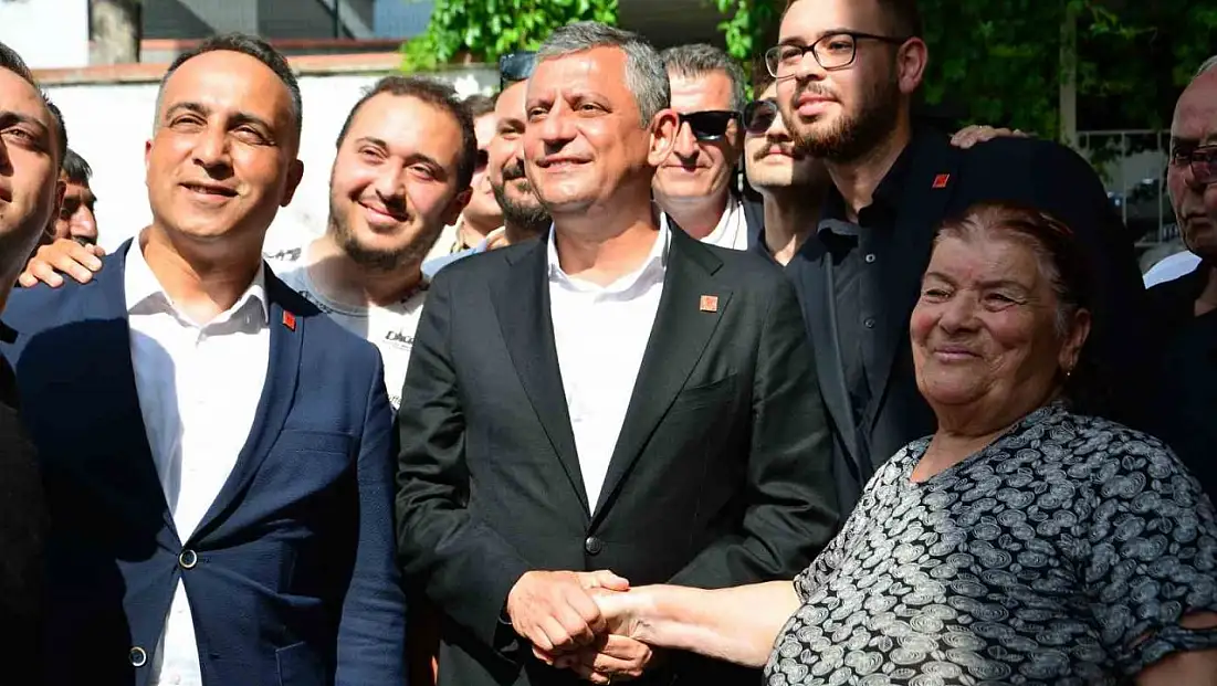 Özgür Özel'den eski milletvekili Köse'ye başsağlığı ziyareti