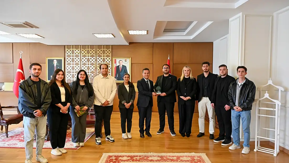 Rektör Topal Misafirlerini Ağırladı