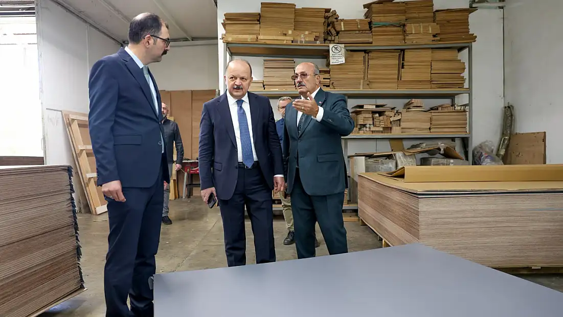 Vali Dallı Ve Kaymakam Demirdağ'dan Fabrika Ziyareti