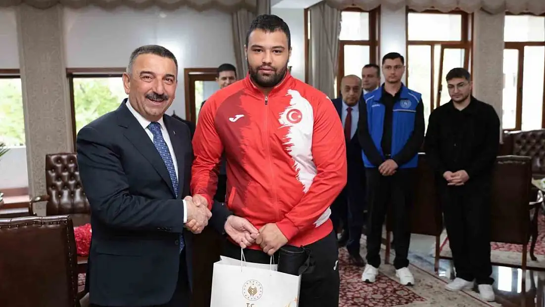Zonguldak'ta Gençlerden Valiliğe Ziyaret
