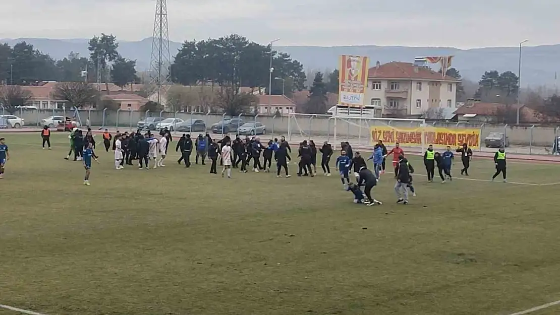 Amatör Maçta Saha Karıştı