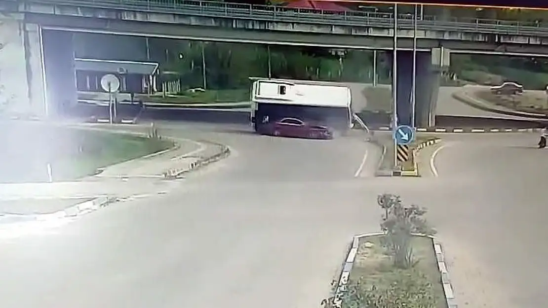 Bartın'da 44 Kişinin Yaralandığı Otobüs Kazasının Görüntüsü Ortaya Çıktı
