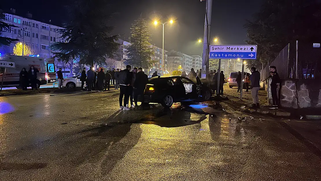 Çarpıştılar: Yaralılar Var