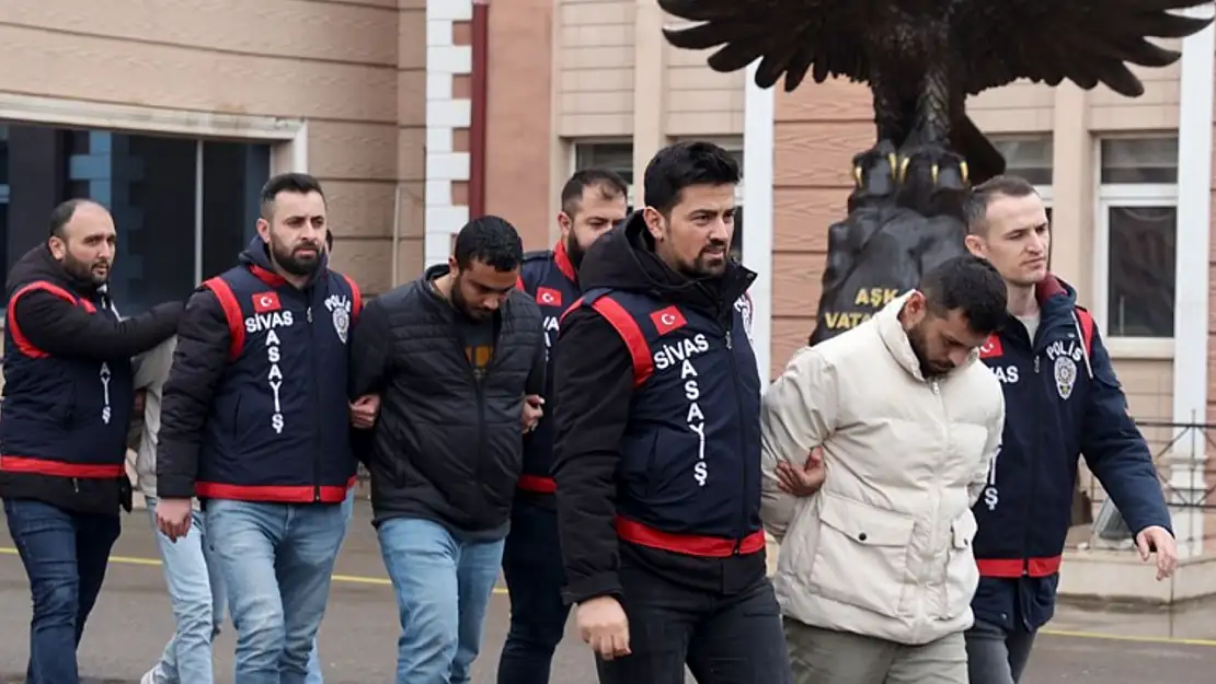 Dolandırıcılık Operasyonunda 4 Gözaltı