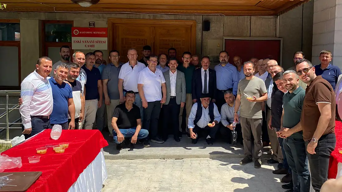 Esnaf Duası Ve Aşure İkramı Programı Gerçekleştirildi