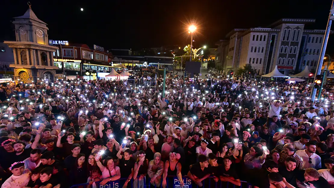 Festival Coşkusu Meydanlara Sığmadı