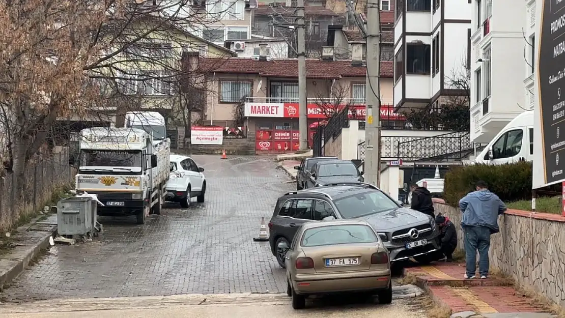 Belediye Çalışmaları Yetersiz Kaldı, Gizli Buzlanma Hayatı Felç Etti!