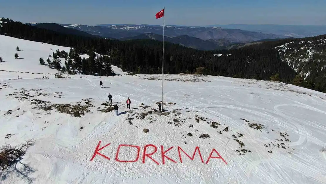 'Korkma' Kelimesi Kara Nakşedildi