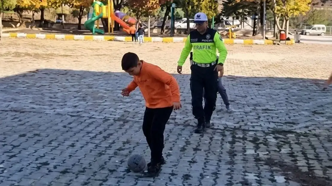 Jandarma Bu Kez Öğrenciler İçin Sahadaydı