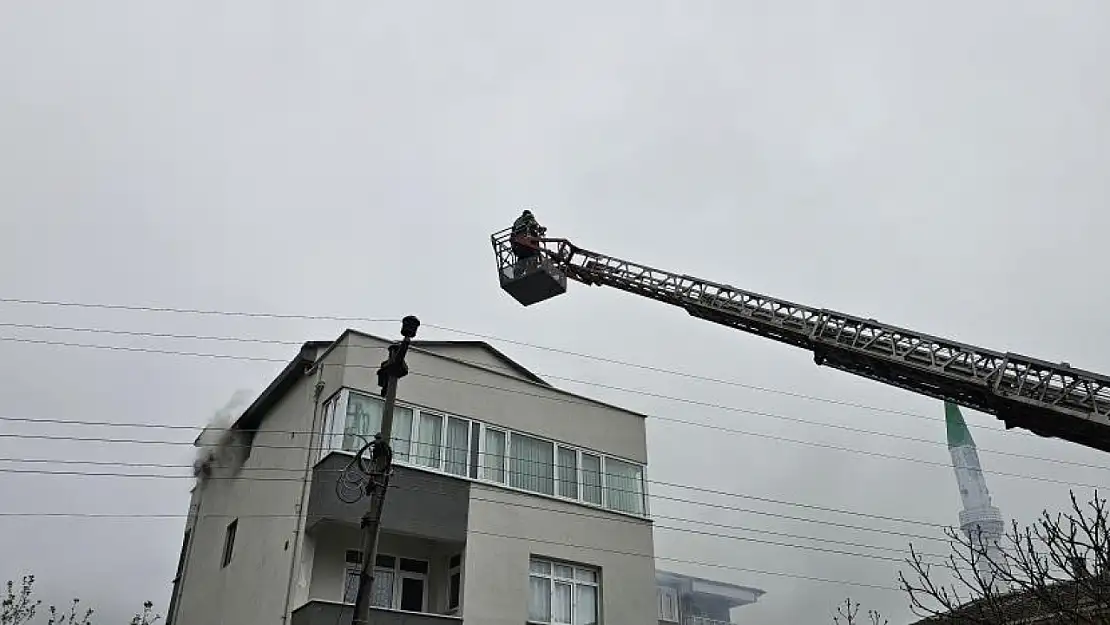 Kastamonu'da Çatı Yangını Korkuttu