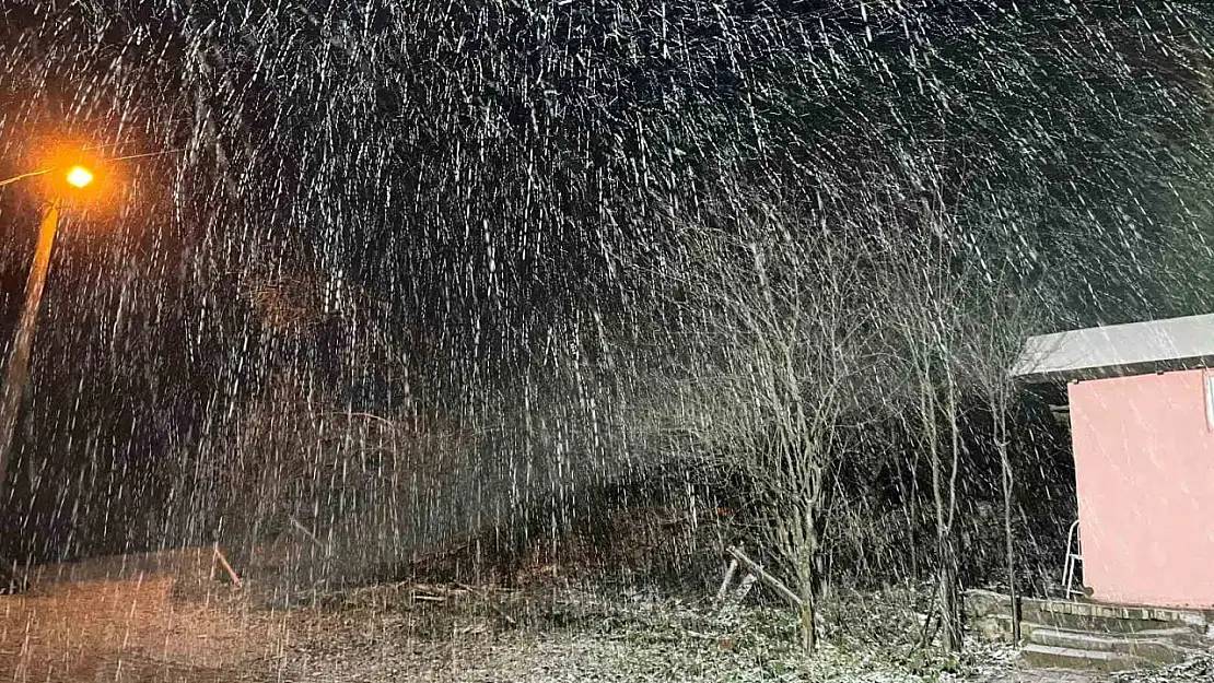 Kastamonu'da Yüksek Kesimlerde Kar Yağışı Başladı