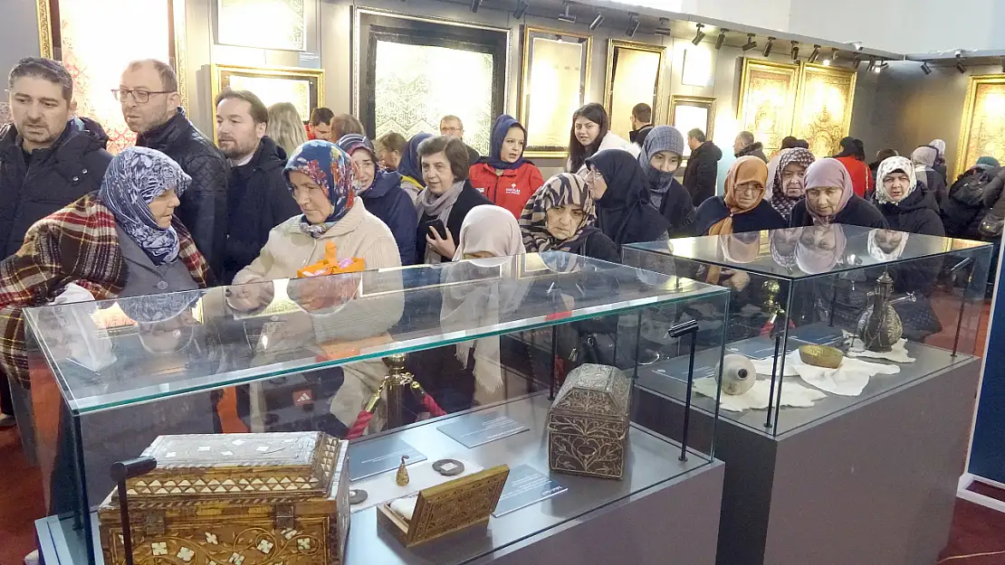Kutsal Emanetlere Yoğun İlgi