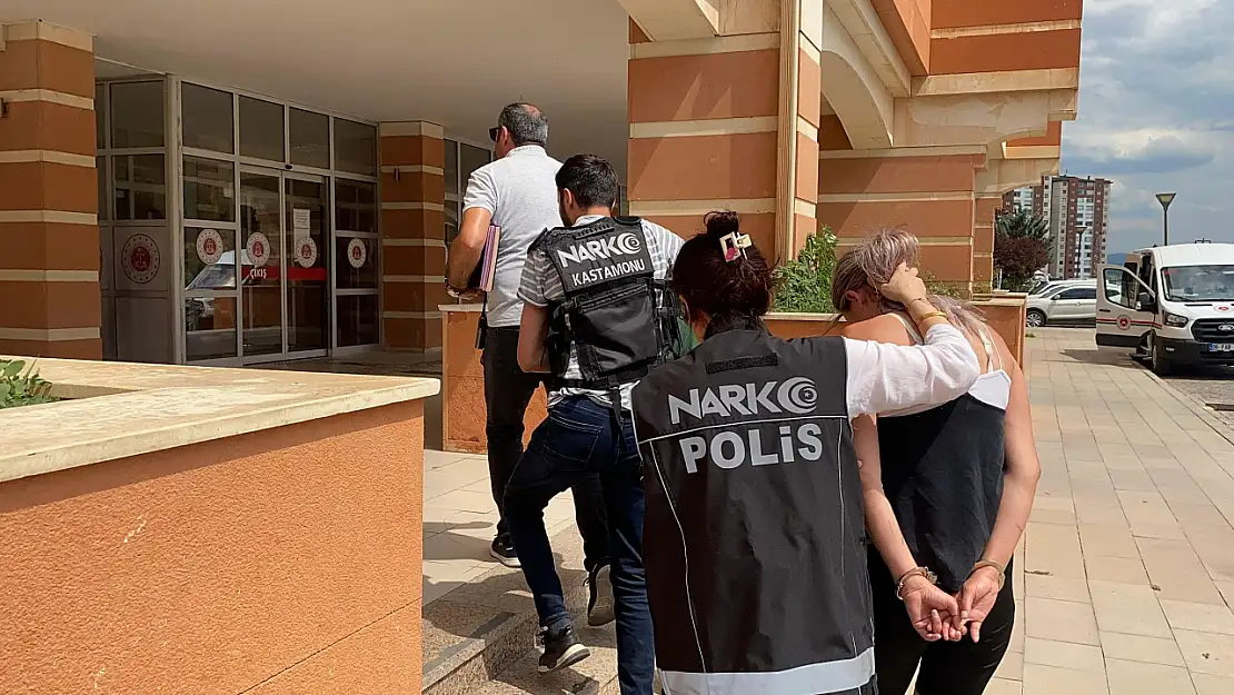Plakası Okunmayan Motosikletteki Şahıstan Uyuşturucu Çıktı
