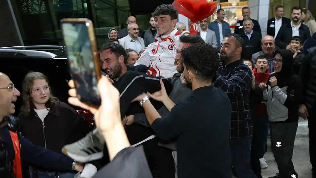 Şampiyon Yiğit Kastamonu'da Coşkuyla Karşılandı