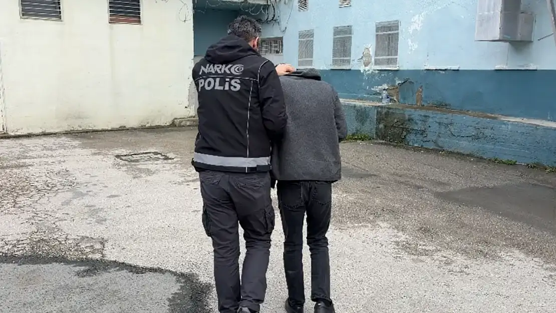 Sokak Satıcılarına Operasyon: 1 Tutuklama