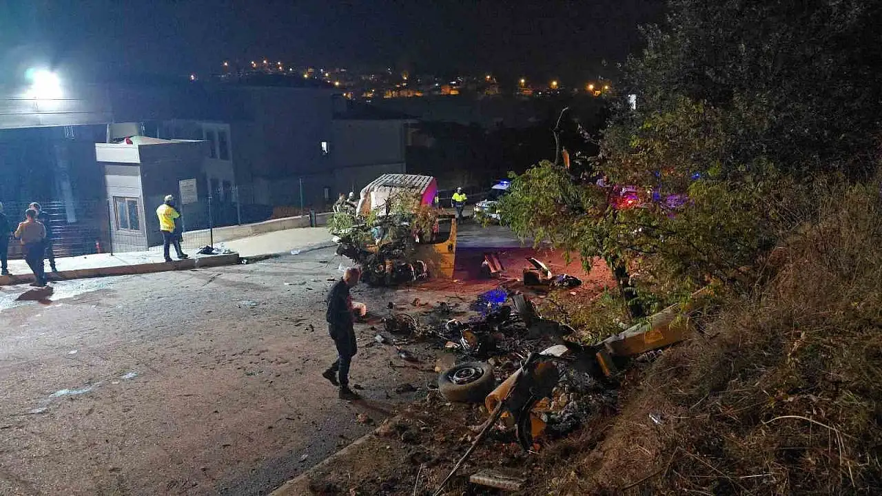 Karabük’te işçi servisi elektrik direğine çarptı: 6 yaralı