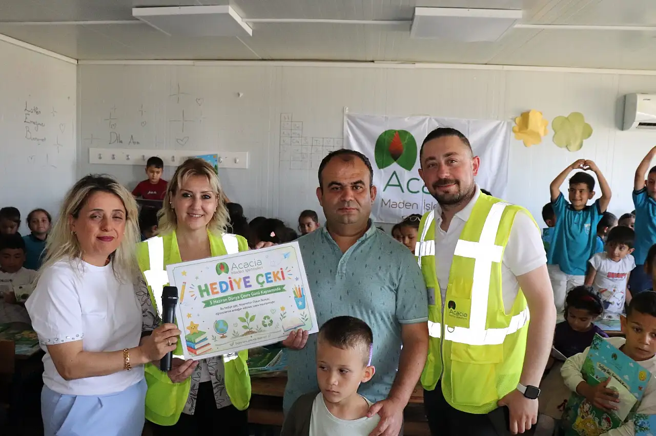 Acacia Maden Çocuklarla Umut Aşıladı