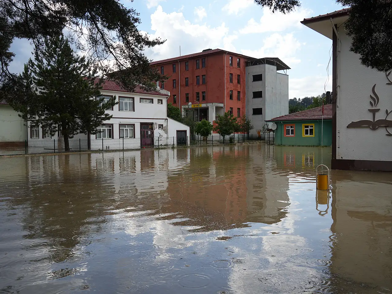 Kastamonu'da Dolu Yağışı Hayatı Felç Etti