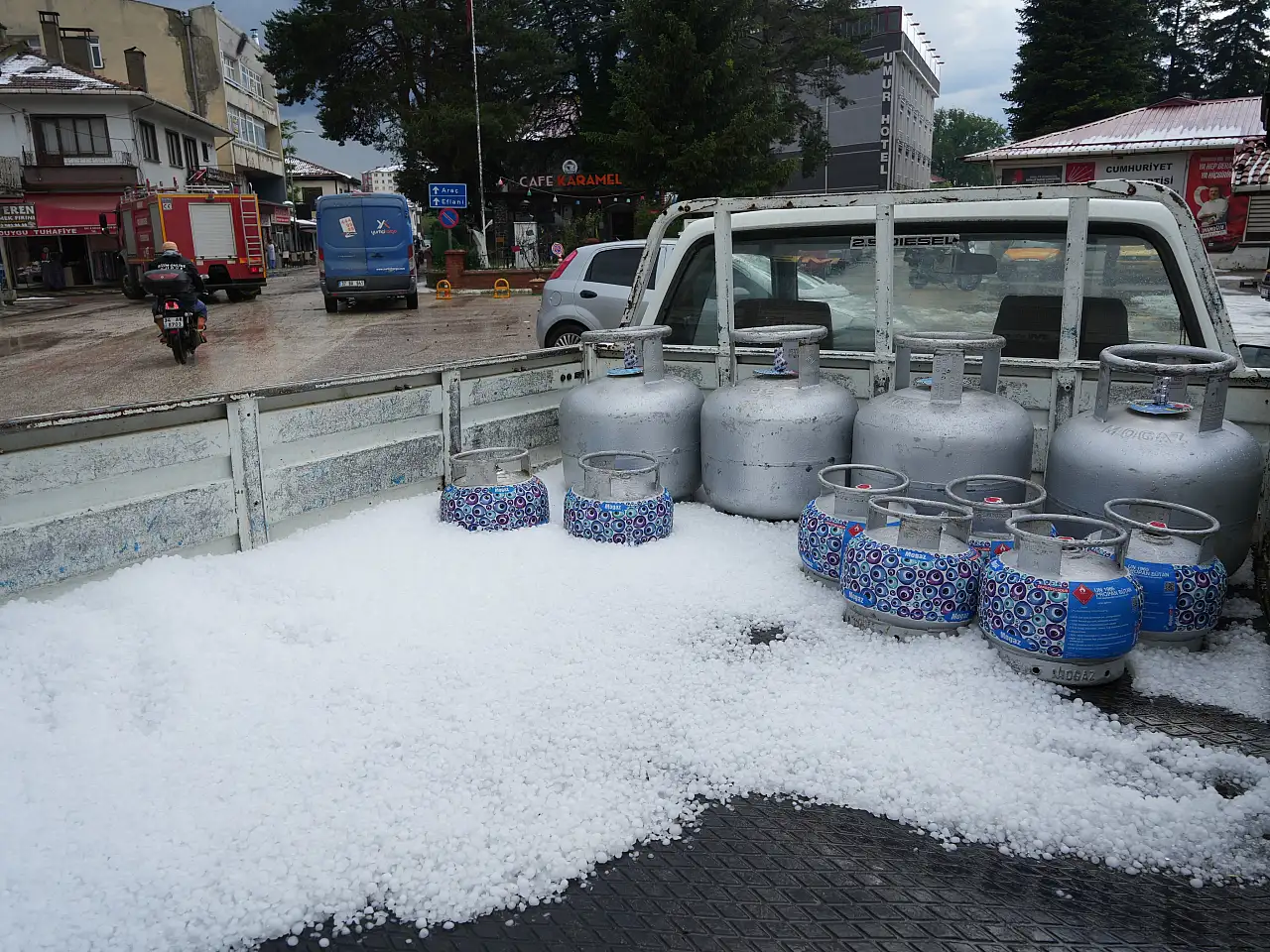 Kastamonu'da Dolu Yağışı Hayatı Felç Etti