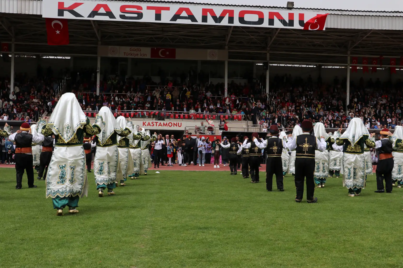 23 Nisan Coşkusu Gazi'de Doruğa Ulaştı