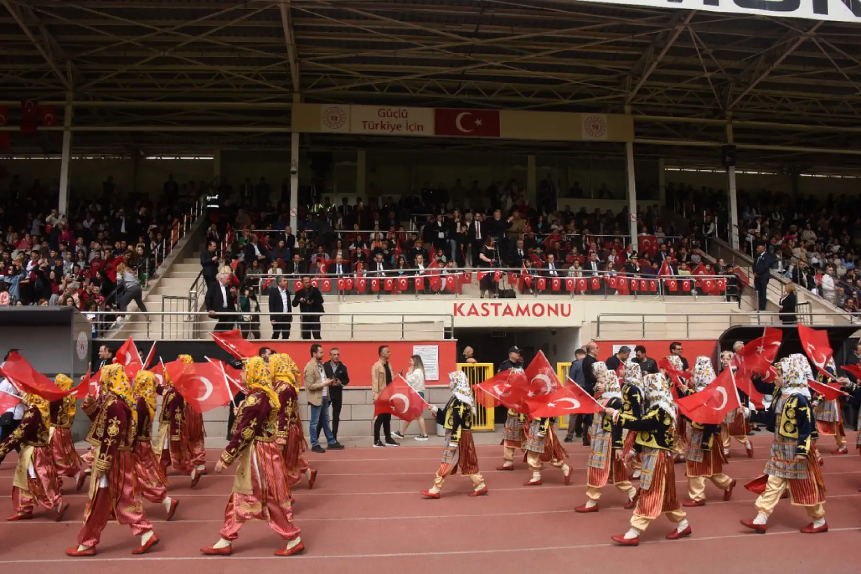 23 Nisan Coşkusu Gazi'de Doruğa Ulaştı