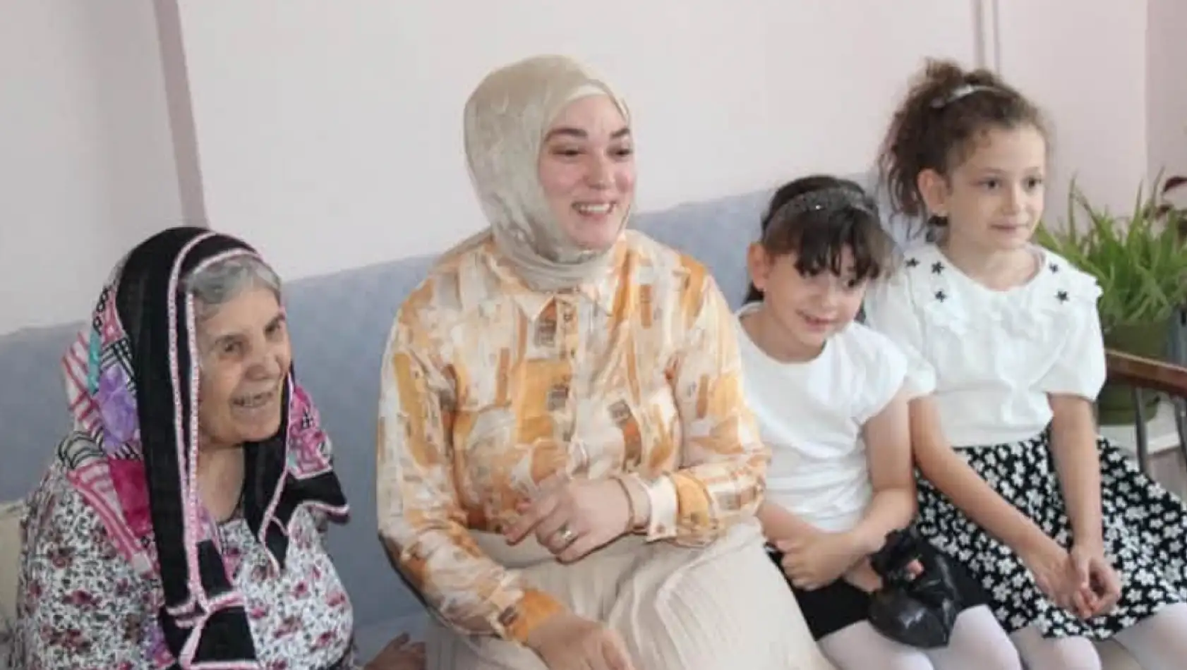 Huzurevi Sakinleri Unutulmadı