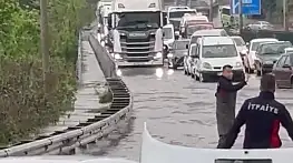 Alaplı'da Sağanak Ulaşımı Felç Etti