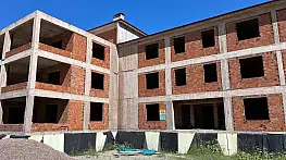Ayancık'ta yarım kalan huzurevi inşaatı bakanlığa devredildi