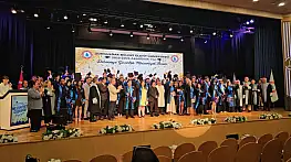 BEUN'de dereceye giren öğrenciler mezuniyet coşkusu yaşadı