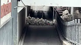 Bolu'da alt geçidin tavanı çöktü: Yol ulaşıma kapandı