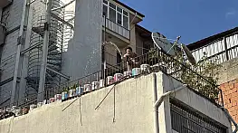 Bolu'da korkutan ot yangını: İtfaiyeyi beklemeden kova ve hortumlarla söndürdüler