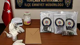 Bolu'da park halindeki otomobilden 100 bin liralık uyuşturucu çıktı: 2 tutuklama