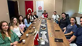 Genç Kızılay'da bayrak değişimi
