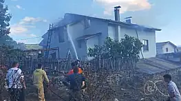 Karabük'te çatı yangını büyümeden söndürüldü