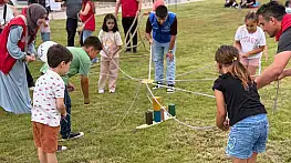 Karabük'te çocuklar karne festivalinde doyasıya eğlendi