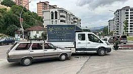 Karabük'te otomobil kamyonetle çarpıştı: 1 yaralı