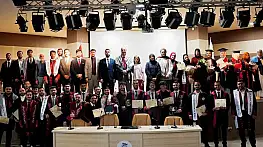 KBÜ'de Filistinli öğrenciler mezuniyet sevinci yaşadı