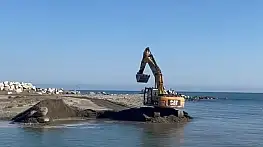 Sinop'ta zarar gören balıkçı barınağında temizlik mesaisi