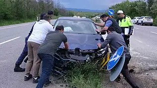 ÜÇ ARAÇ ÇARPIŞTI